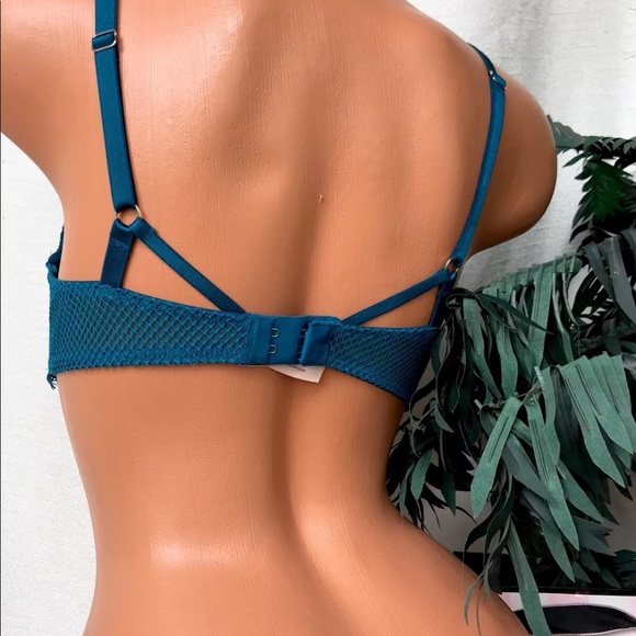 VS 32b 32c 34b Fashion Show Bling Unlined Bra - Picture 3 of 3